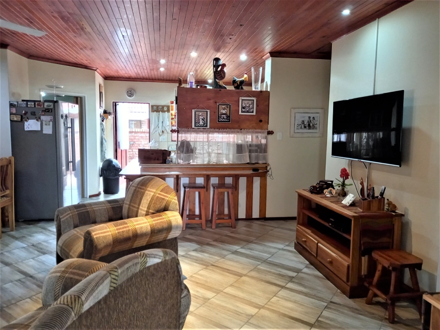 3 Bedroom Property for Sale in Deoville Park Western Cape